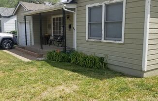 2 beds, 1 bath, $1,275