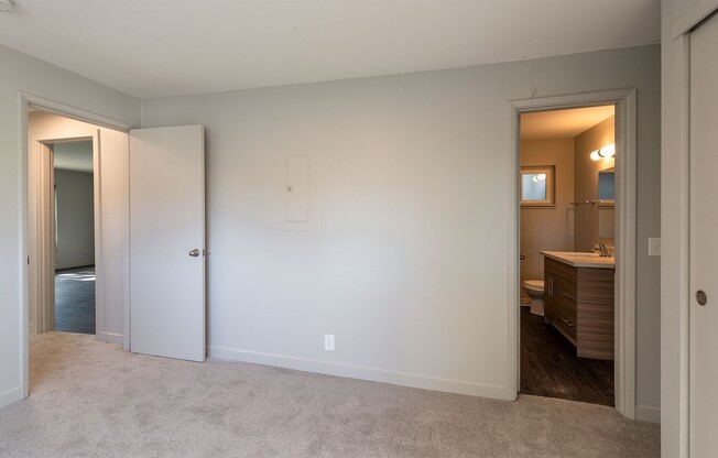 2 beds, 1.5 baths, 800 sqft, $2,445, Unit 303