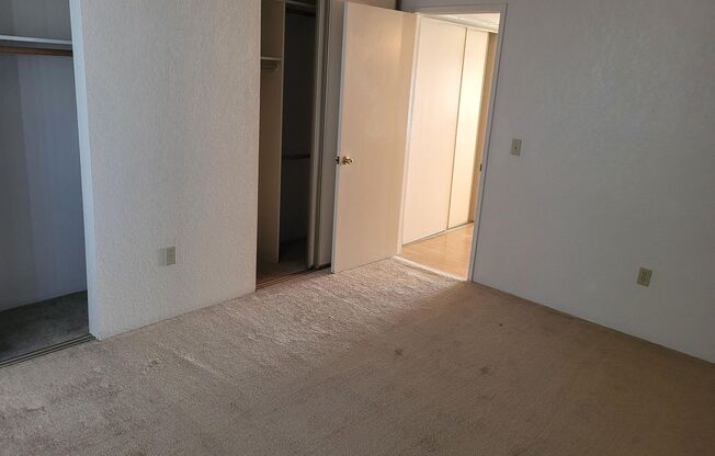 1 bed, 1 bath, 600 sqft, $799, Unit Unit 210