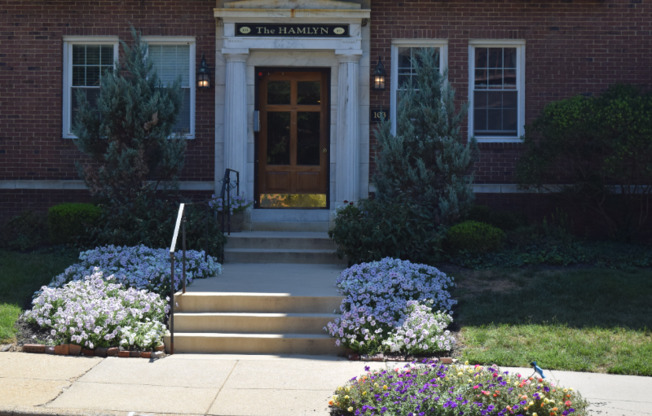 103 W. 39th St Unit B1,