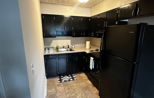 1 bed, 1 bath, 400 sqft, $950, Unit 2