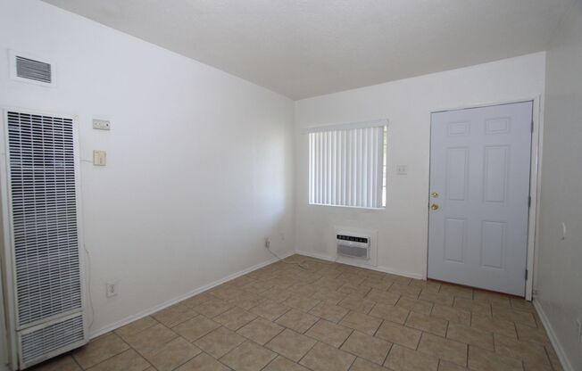 2 beds, 1 bath, 700 sqft, $1,550