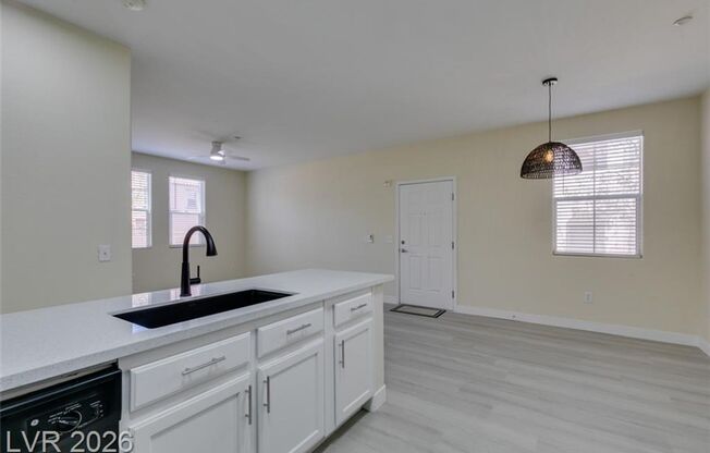 3 beds, 2 baths, $1,850, Unit # 3104
