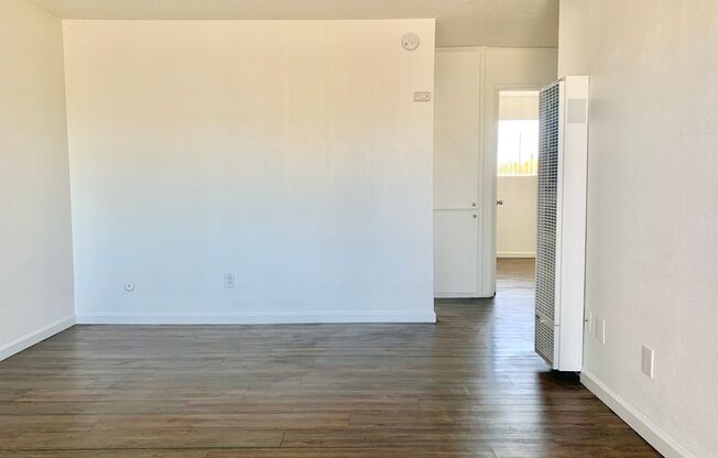 2 beds, 1 bath, 700 sqft, $1,946