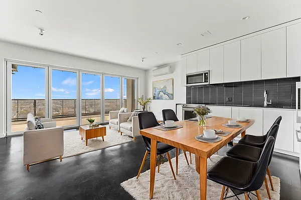 2 beds, 1 bath, $3,550, Unit 3B