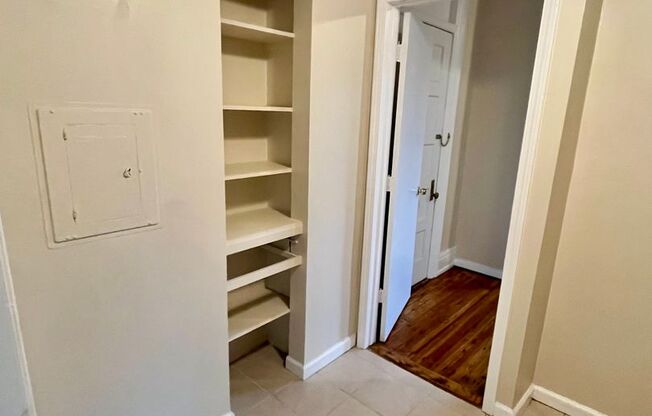 1 bed, 1 bath, $1,075, Unit 245