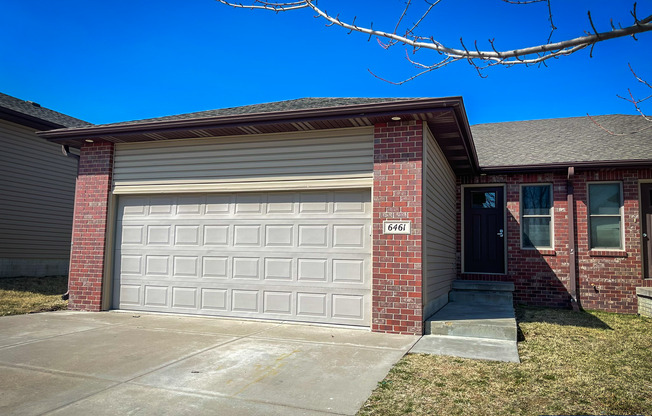 4 Bedroom, 3 Bathroom, 2 Stall Garage - Basement Finishings