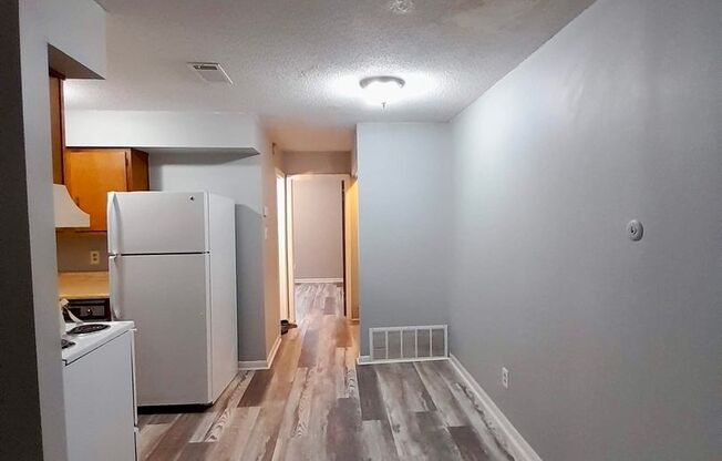 1 bed, 1 bath, 560 sqft, $649