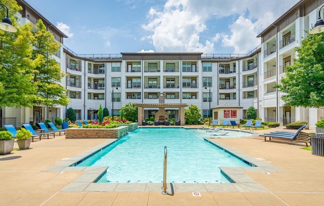 Pool at Riverhouse Apartments in Little Rock, Arkansas