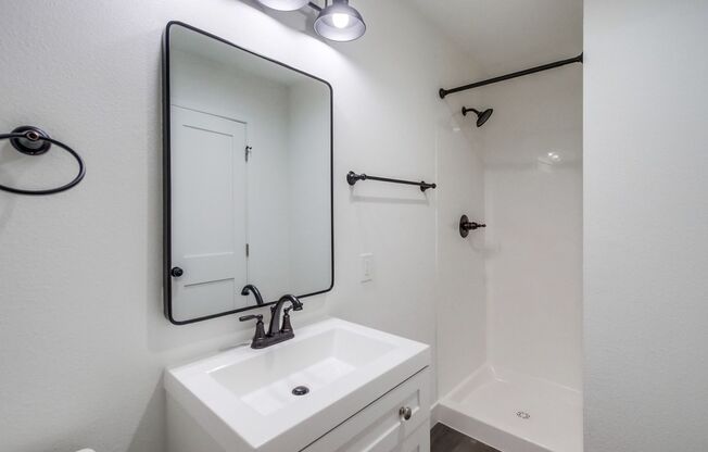1 bed, 1 bath, 576 sqft, $2,445, Unit 6