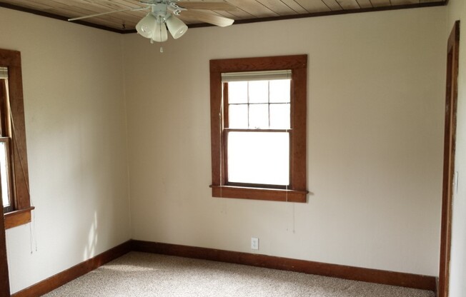 2 beds, 1 bath, $1,400