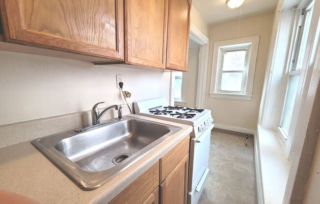 Studio, 1 bath, $745, Unit 112