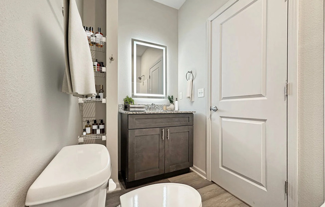 1 bed, 1 bath, 659 sqft, $1,100, Unit 8-202