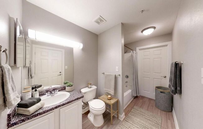 2 beds, 1 bath, 745 sqft, $1,100