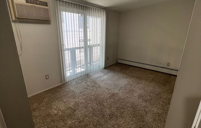 1 bed, 1 bath, 1,000 sqft, $1,695, Unit 325-07