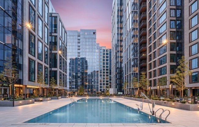 Studio, 1 bath, 531 sqft, $4,100, Unit 910