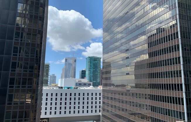 1 bed, 1.5 baths, 902 sqft, $3,011, Unit 1214