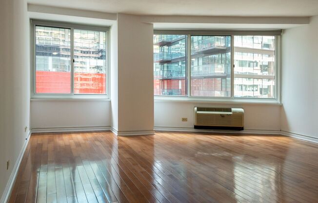 Streeterville Upgraded 2b/2b High-rise Condo