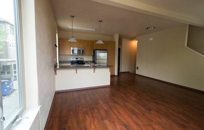 3 beds, 2 baths, 1,322 sqft, $3,240, Unit 01