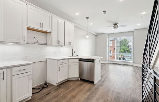 NEW CONSTRUCTION | 3 BED/ 2 BATH UNIT! | West Kensington