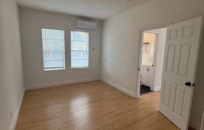 1 bed, 1 bath, 550 sqft, $1,300, Unit Unit 1