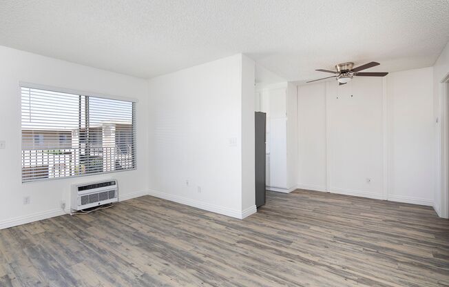 Four Winds Apartments