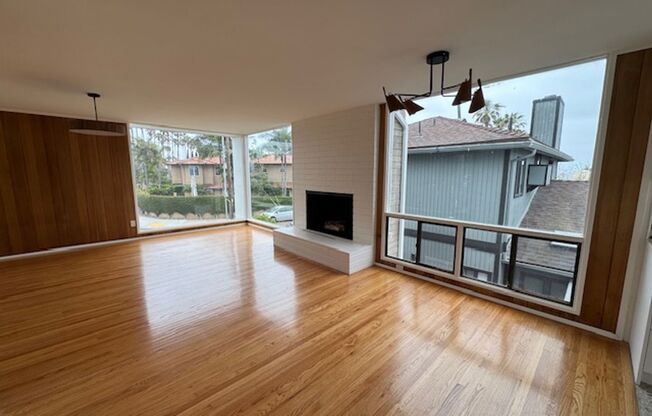 Charming Meets Modern – Renovated 2 Bed / 2 Bath in Prime La Jolla, Steps from Windansea Beach