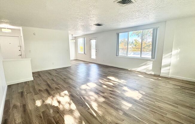 3 beds, 2 baths, 985 sqft, $2,495, Unit 401