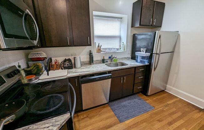Top Floor Renovated 1 Bedroom