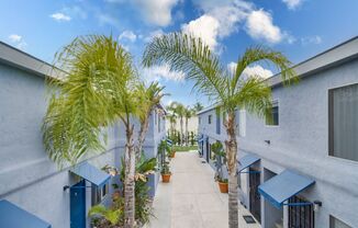 *OPEN HOUSE: 5/11 10AM-12PM* 2 BR Apartment in Imperial Beach with 2 Parking Spaces!