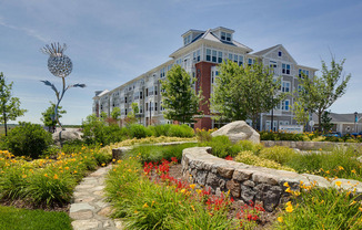 Sunny day at the Commons of Southfield, gardens