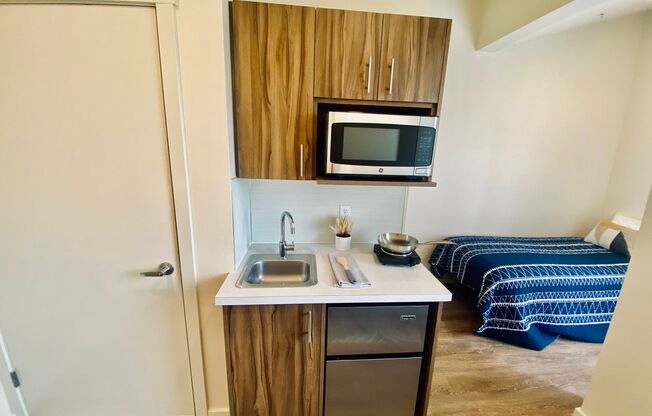 Studio, 1 bath, 178 sqft, $1,375, Unit 512