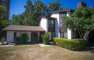 2301 MISTLETOE DR