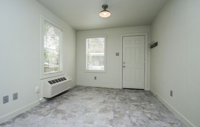 E 32Nd Street 505 1/2