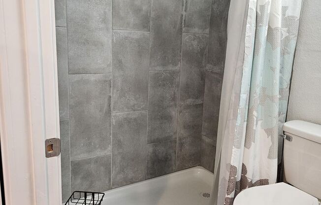 Studio, 1 bath, 400 sqft, $1,195, Unit #14