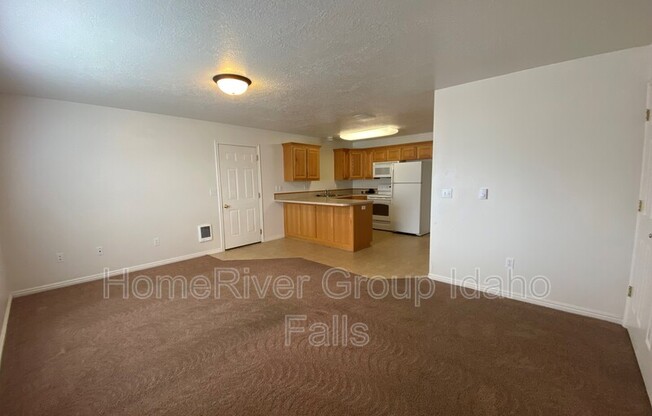 2 beds, 1 bath, 800 sqft, $1,199