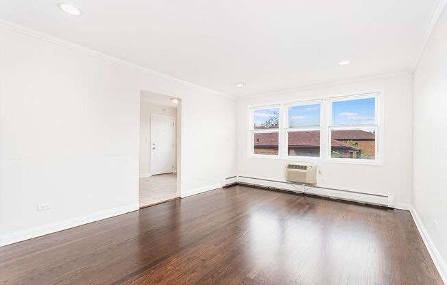 2 beds, 1 bath, $1,795, Unit Apt #3B