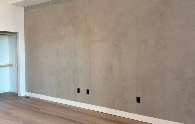 Studio, 1 bath, 440 sqft, $2,780, Unit 906