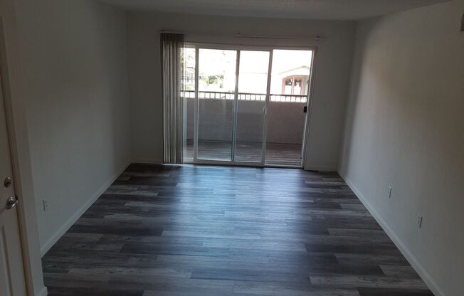 1 bed, 1 bath, 678 sqft, $1,675, Unit 2402