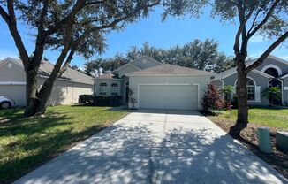 Robinson Hills: 3 bed/2 bath/2 Car Garage Home!