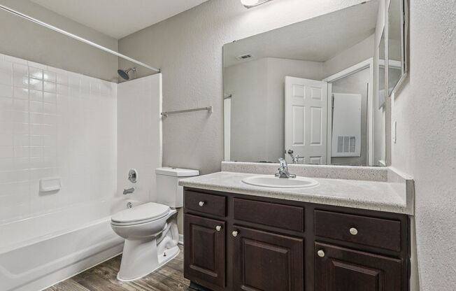 2 beds, 2 baths, 966 sqft, $1,499, Unit 07-303