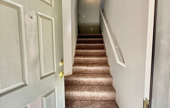 Great Two Bedroom 2 Bath Townhome with 1 Car Garage - Henderson