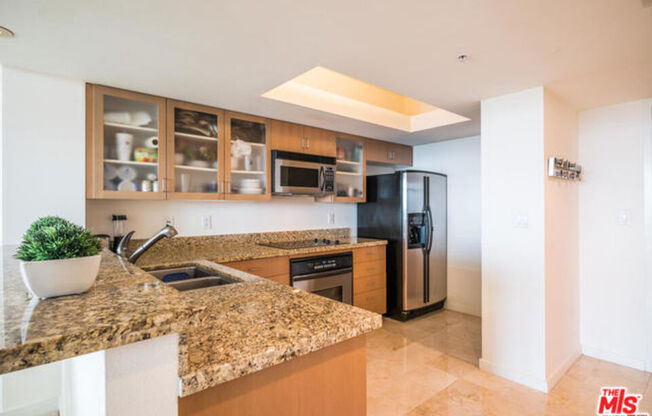 1 bed, 2 baths, 882 sqft, $4,795, Unit 1219