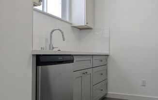 1 bed, 1 bath, $2,495, Unit 7