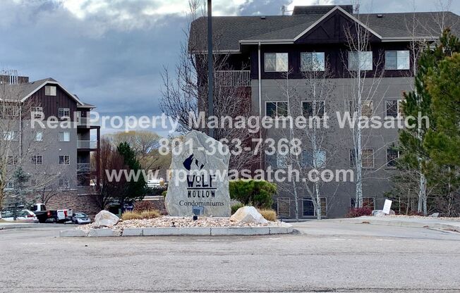 Come See this Cute 3 Bedroom 2 Bathroom Condo in Salt Lake!! HALF OFF FIRST MONTHS RENT MOVE IN SPECIAL!