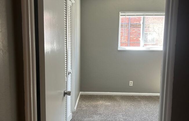2 beds, 1 bath, 750 sqft, $1,045, Unit B02 1018 10