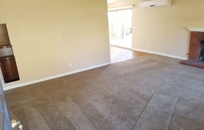 2 beds, 1 bath, 1,050 sqft, $2,950