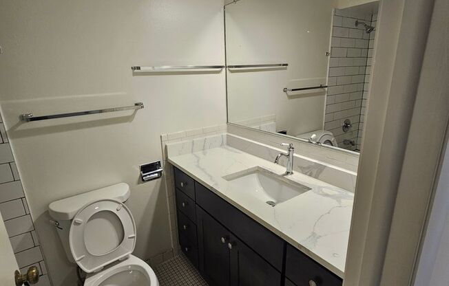3 beds, 2 baths, 1,600 sqft, $3,195, Unit 402