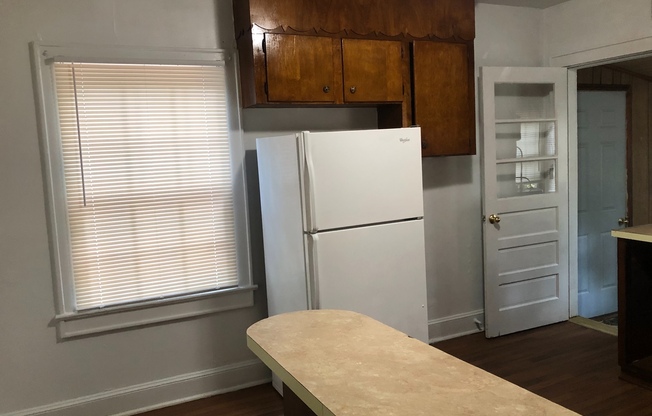 2 beds, 1 bath, $1,000