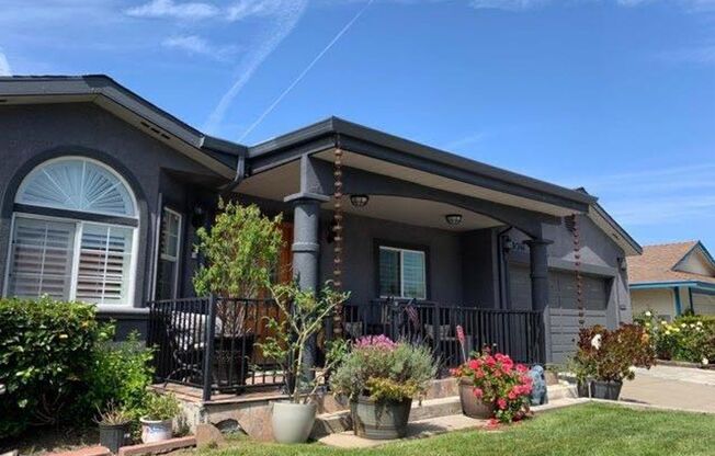 $4290 / GORGEOUS 4-5 BEDROOM SINGLE STORY HOME IN UNION CITY